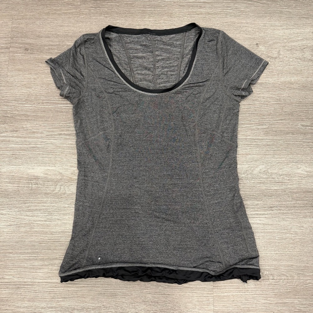 Lululemon Run: Back On Track Short Sleeve Tech Size 8 - Picture 4 of 6